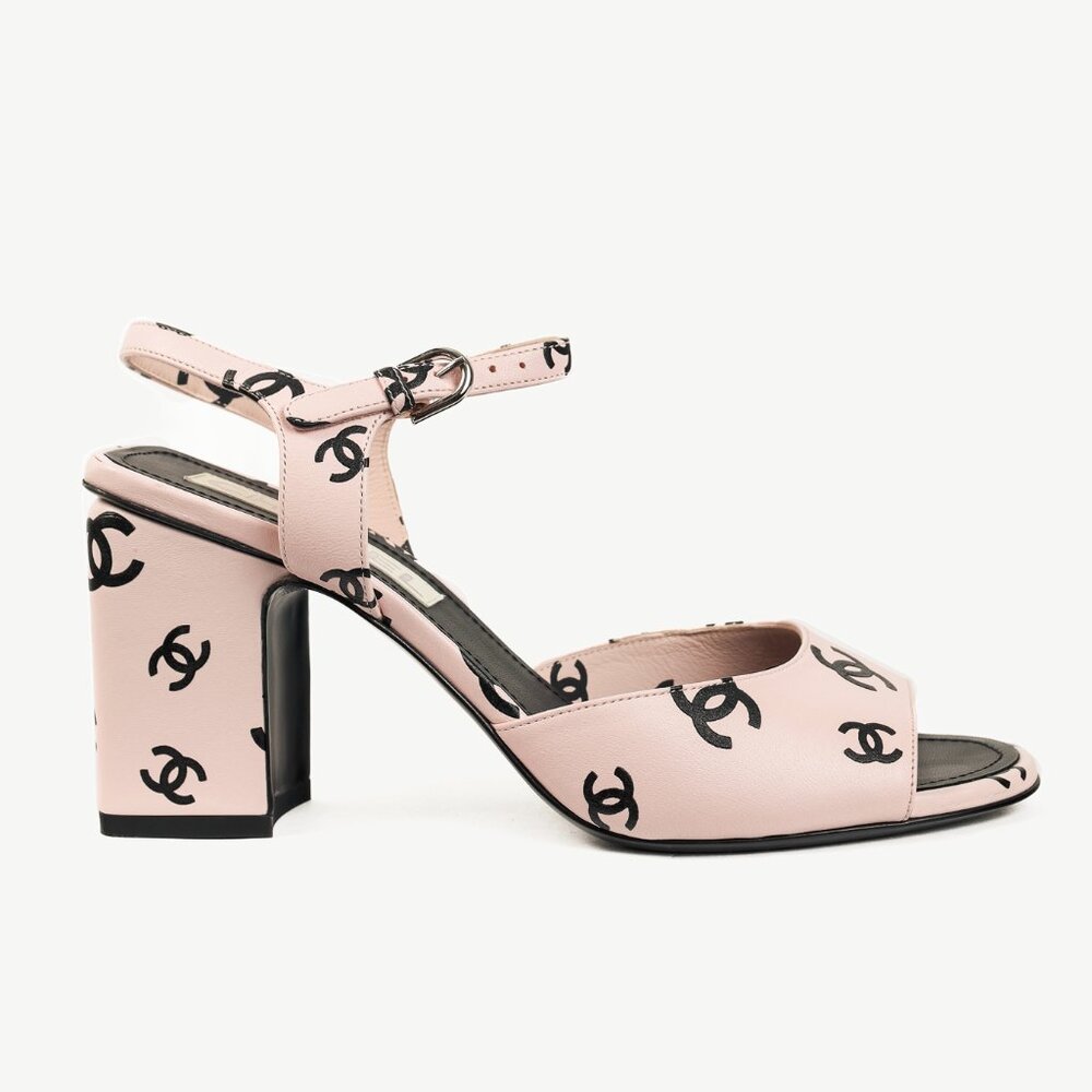 Chanel 22S Light Pink CC-Print Leather Sandals